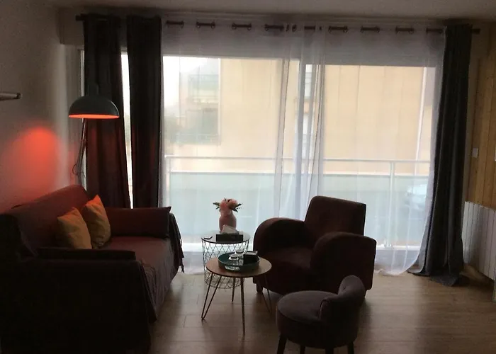Les Obiones, Vue Laterale Mer, Fort Mahon Plage, Magnifique Studio Cabine 4P, Avec Balcon , Parking Prive Gratuit, Wifi, Classe 2 Etoiles, Exposition Plein Sud En Baie De Somme