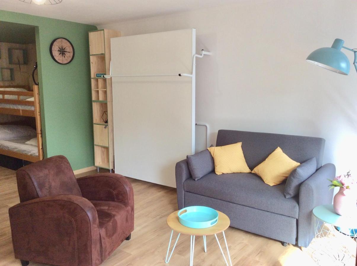 Les Obiones: Beachfront With Sea View In Mahon Apartment *