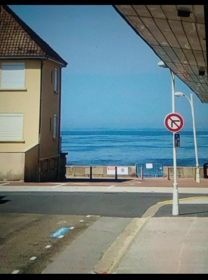 Apartment Les Obiones: Beachfront With Sea View In Mahon Fort-Mahon-Plage